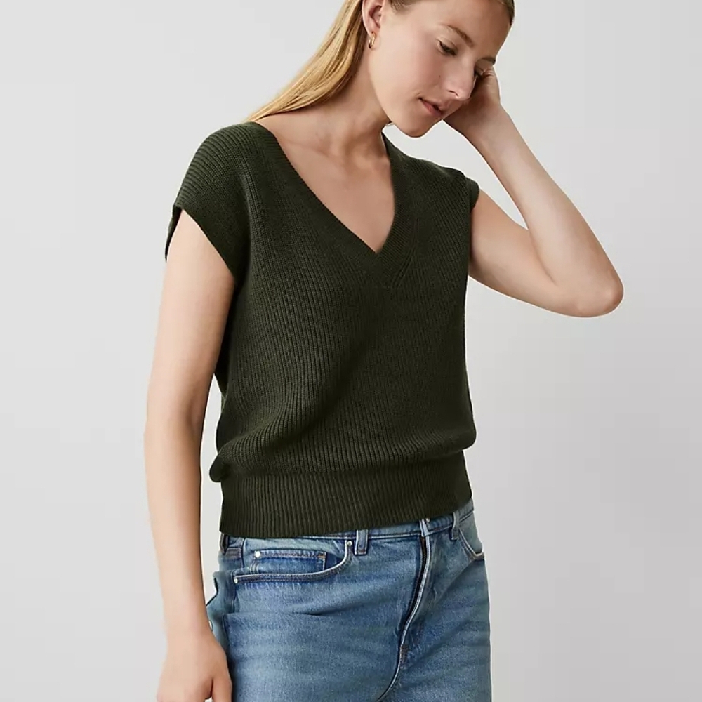 Boxy Ribbed Vneck Sweater
